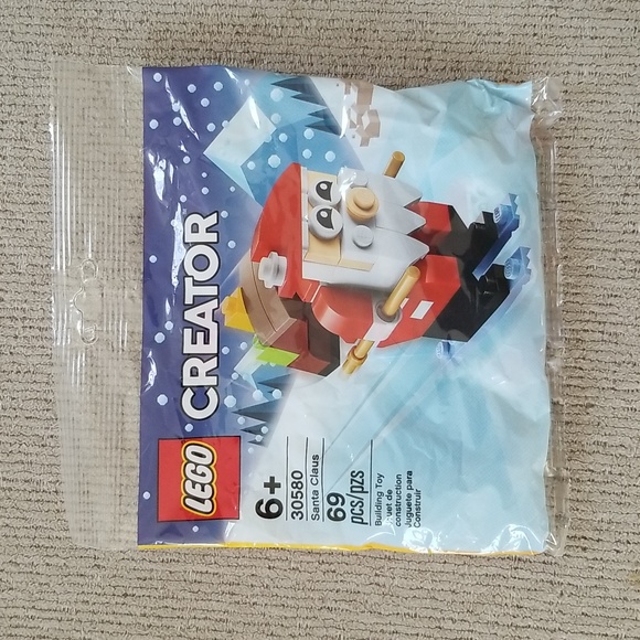Santa LEGO & Plush Throw, Christmas Blanket - Picture 6 of 7